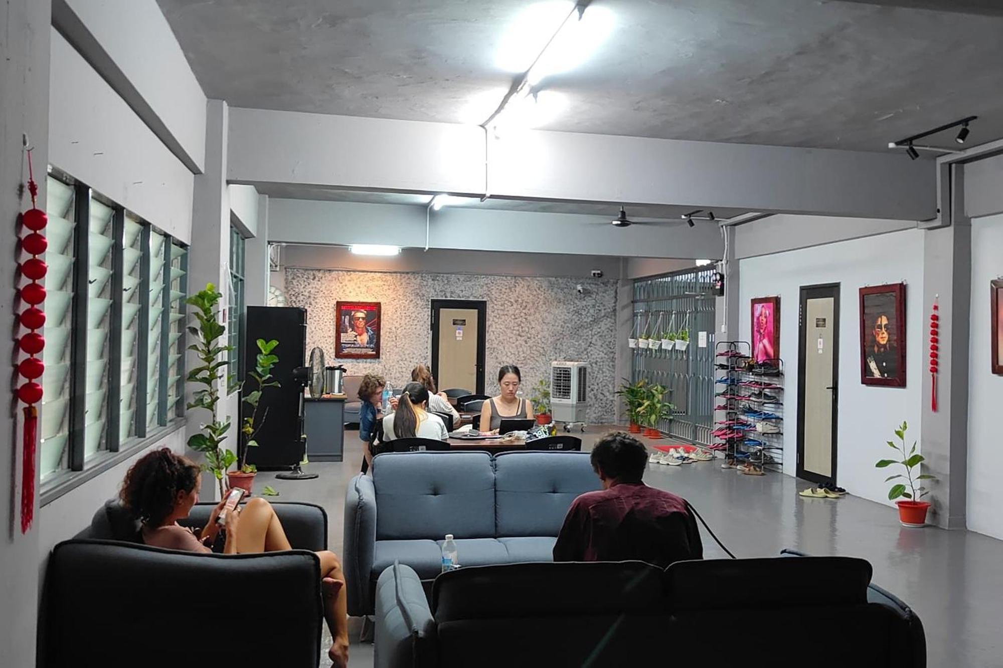 Makotel Hostel ايبوه المظهر الخارجي الصورة